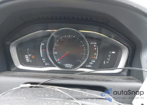 2015 Volvo Xc60 T5 Premier z USA, uszkodzony, nr VIN YV440MDK6F2632340